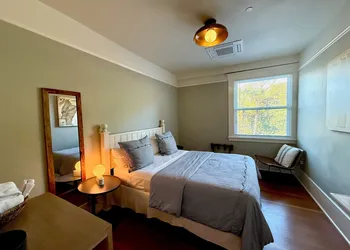 Calistoga Inn Restaurant and Brewery hotel thumbnail 8
