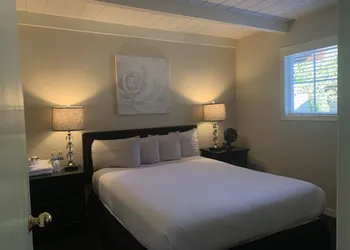 Golden Haven Hot Springs hotel thumbnail 7