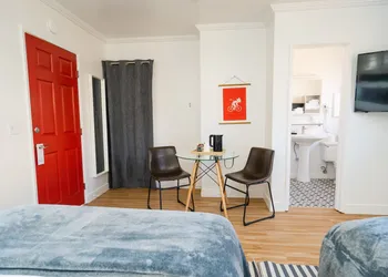 Viking Inn hotel thumbnail 8