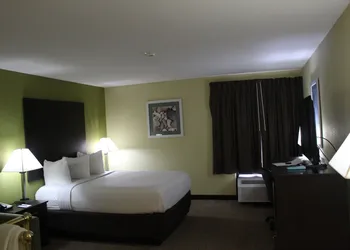 Quality Inn & Suites University Area hotel thumbnail 6