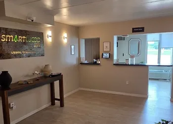 Smartwood Inn hotel thumbnail 4