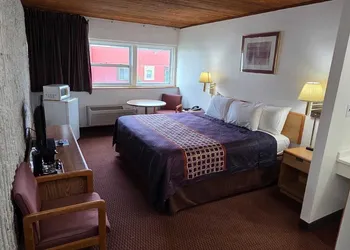 Smartwood Inn hotel thumbnail 6
