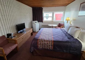 Smartwood Inn hotel thumbnail 7