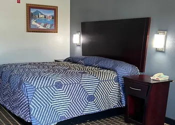 Lake Seminole Inn hotel thumbnail 3