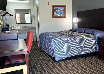 Lake Seminole Inn hotel thumbnail 4