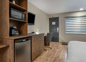 Danny’s Hotel Suites, SureStay Collection by Best Western hotel thumbnail 4