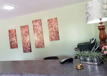Kouch Chalets hotel thumbnail 2