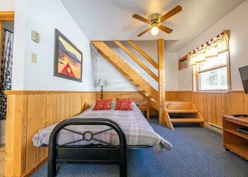 Kouch Chalets hotel thumbnail 3