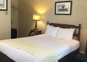 Timberland Motel hotel thumbnail 8