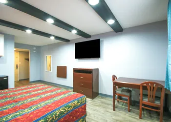 Marshall Lodge By OYO Hwy 65 hotel thumbnail 5