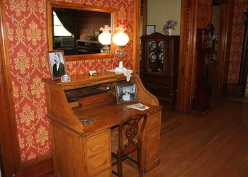 Victorian Charm Inn hotel thumbnail 4