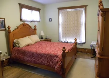 Victorian Charm Inn hotel thumbnail 8