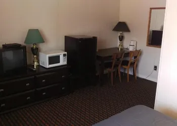 Bay Lake Inn (Frontiersman Motel) hotel thumbnail 6