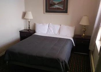 Bay Lake Inn (Frontiersman Motel) hotel thumbnail 7