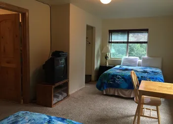 Twin Peaks Lodge and RV Park hotel thumbnail 6