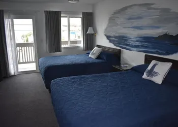 Lighthouse Cove Inn hotel thumbnail 2