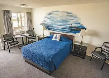Lighthouse Cove Inn hotel thumbnail 4
