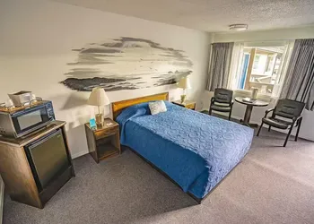 Lighthouse Cove Inn hotel thumbnail 5