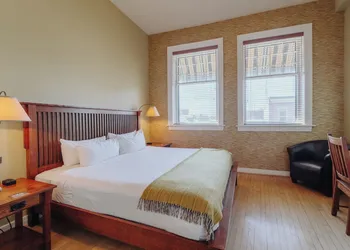 Foster's Inn hotel thumbnail 2