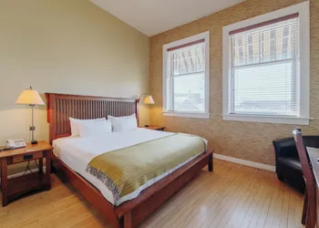 Foster's Inn hotel thumbnail 3
