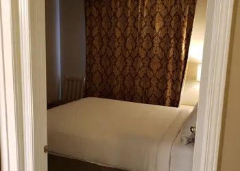 Shemron Suites Hotel hotel thumbnail 7