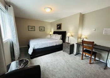 Midnight Sun Inn hotel thumbnail 2
