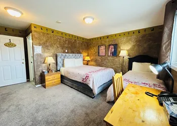 Midnight Sun Inn hotel thumbnail 4