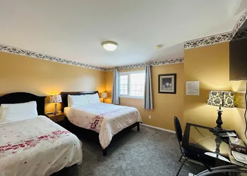 Midnight Sun Inn hotel thumbnail 5