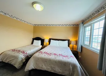 Midnight Sun Inn hotel thumbnail 7