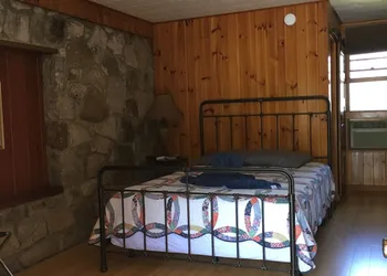 Marshall's Creek Rest Motel hotel thumbnail 5