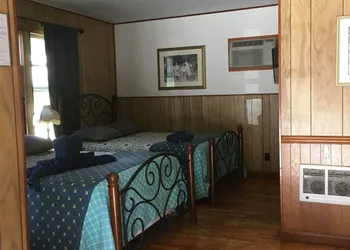 Marshall's Creek Rest Motel hotel thumbnail 6
