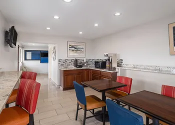 Travelodge by Wyndham Albuquerque West hotel thumbnail 3