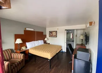 Travelodge by Wyndham Albuquerque West hotel thumbnail 8