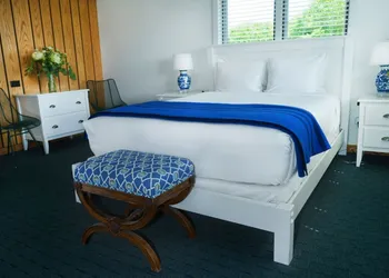 Leland Lodge hotel thumbnail 4