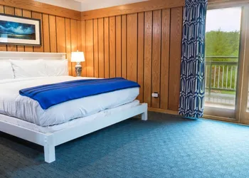 Leland Lodge hotel thumbnail 6