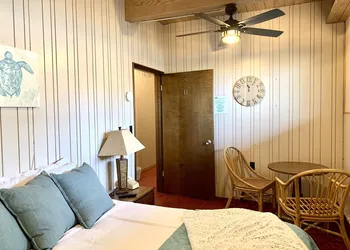 Breakers Boutique Inn hotel thumbnail 3