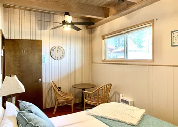 Breakers Boutique Inn hotel thumbnail 5