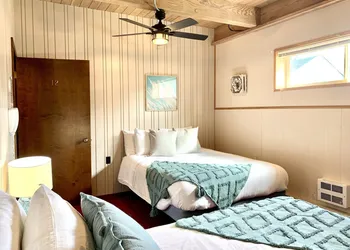 Breakers Boutique Inn hotel thumbnail 8