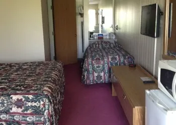 Dollinger's Motor Inn hotel thumbnail 2