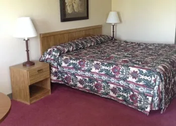 Dollinger's Motor Inn hotel thumbnail 3