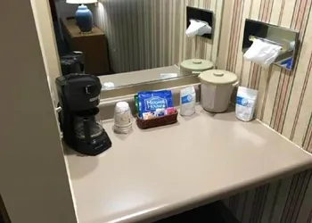 Dollinger's Motor Inn hotel thumbnail 6