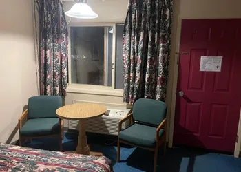 Dollinger's Motor Inn hotel thumbnail 8