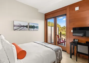 Sproat Lake Landing Resort hotel thumbnail 2