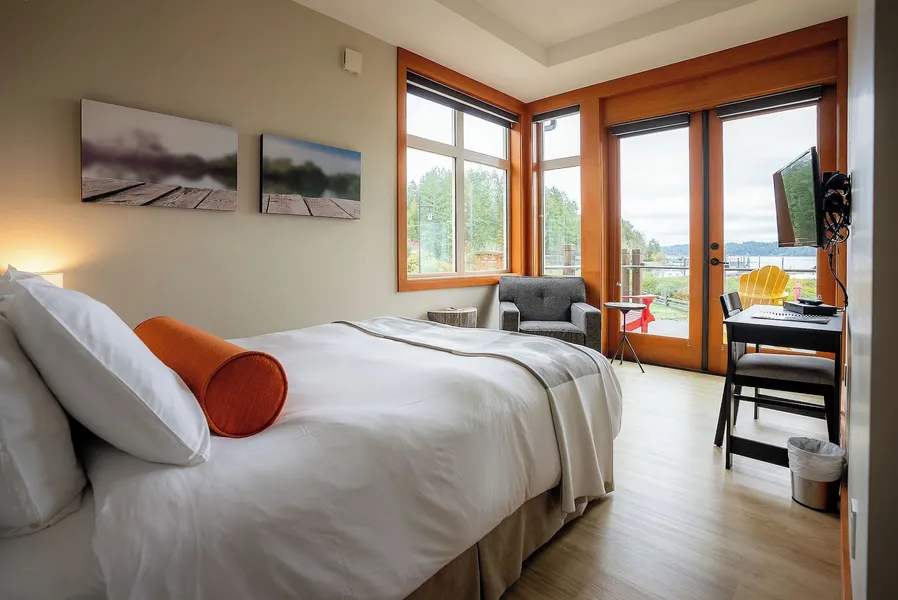 Sproat Lake Landing Resort hotel detail image 6