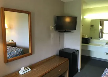 Salt Creek Inn hotel thumbnail 8