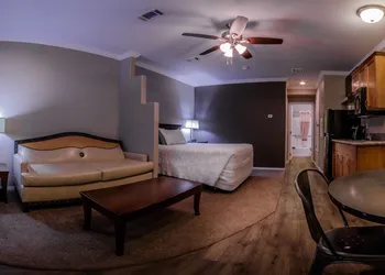 Goulding's Lodge hotel thumbnail 4