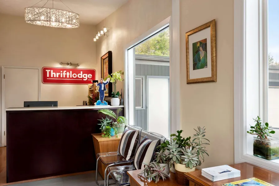 Thriftlodge Edmonton hotel detail image 2