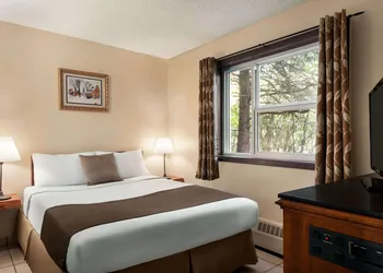 Thriftlodge Edmonton hotel thumbnail 7