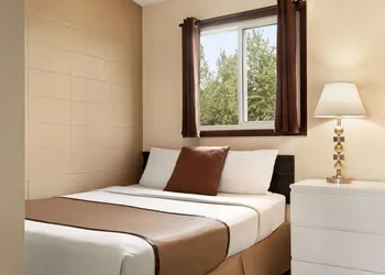 Thriftlodge Edmonton hotel thumbnail 8