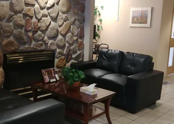 Travelodge by Wyndham Lacombe hotel thumbnail 2